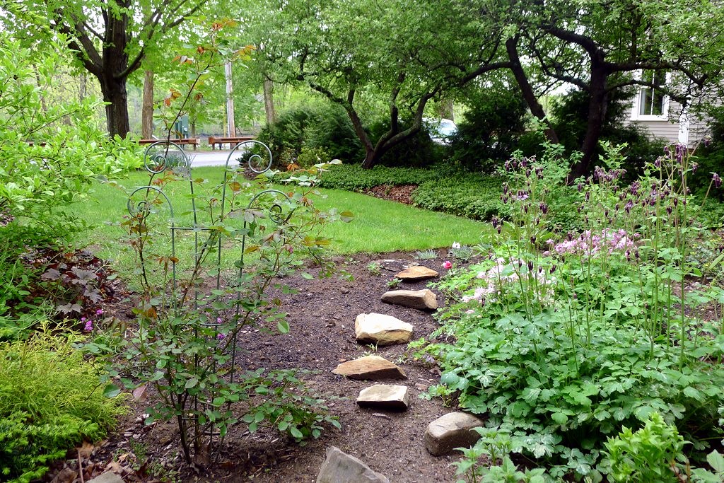 Small lawn garden (Photo credit: Lori L. Stalteri)